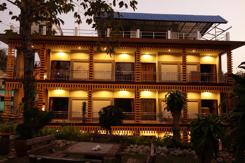 Airport Phuket Garden Resort Таланг Экстерьер фото