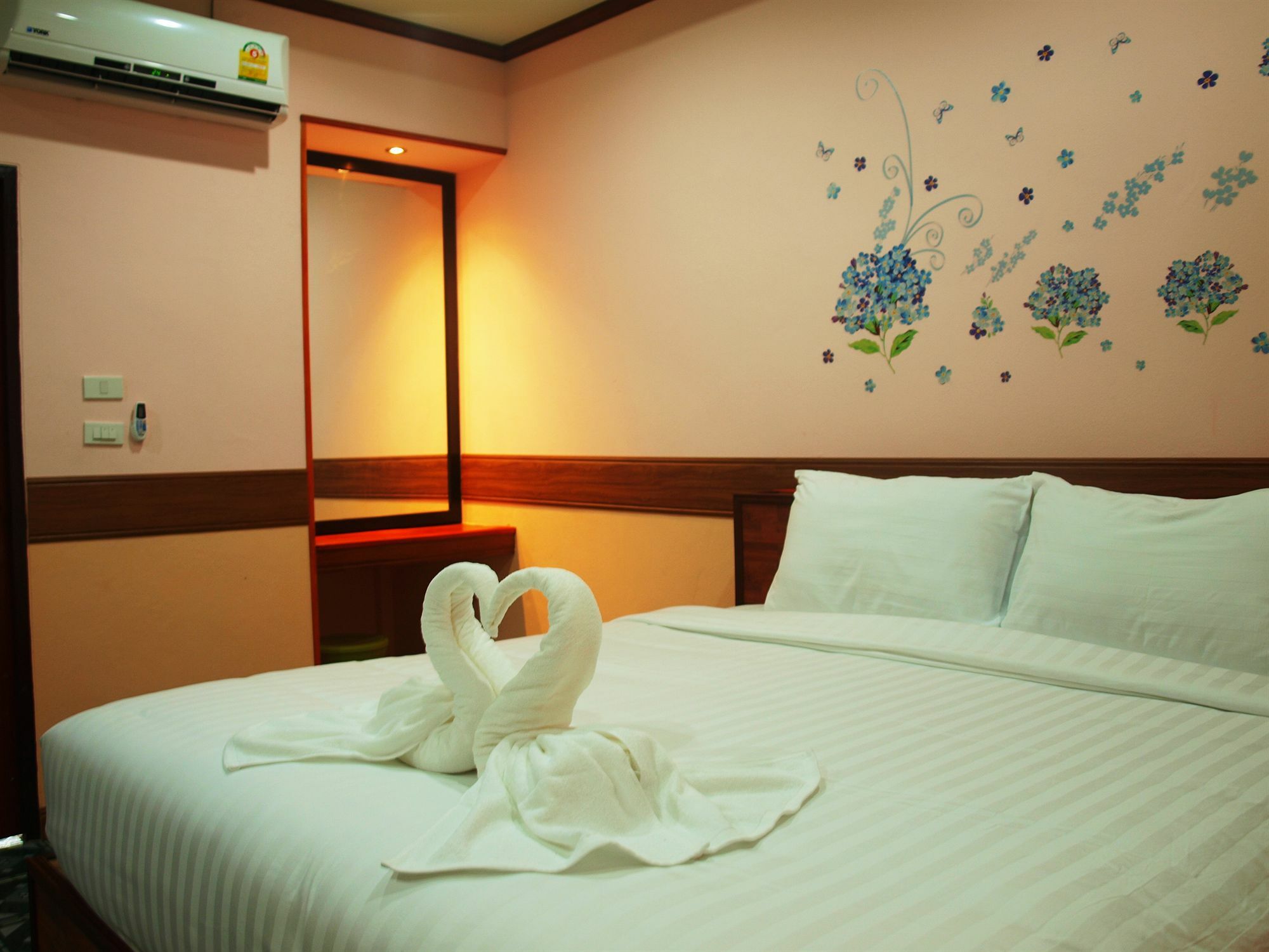 Airport Phuket Garden Resort Таланг Экстерьер фото
